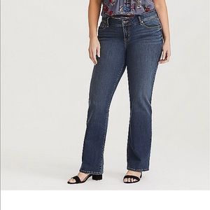 Torrid Relaxed boot medium wash jean